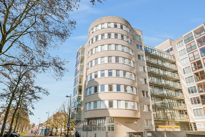 Omval 27 in Amsterdam