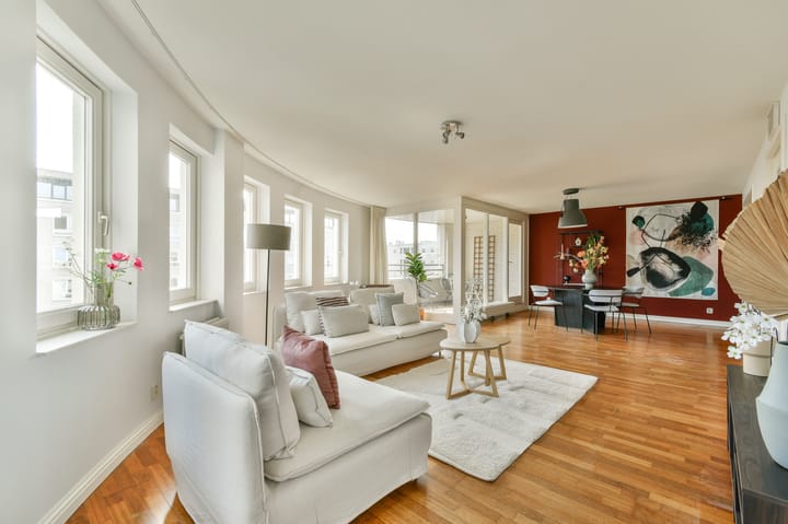 Photo of property Omval 291, Amsterdam