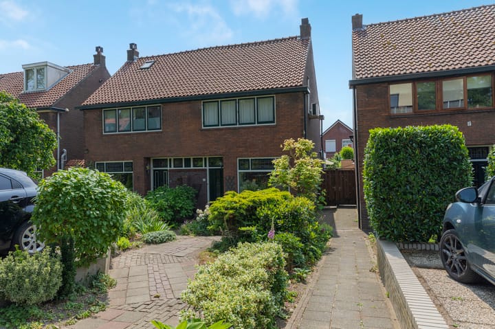 Onderdijk 60 in Hendrik-Ido-Ambacht