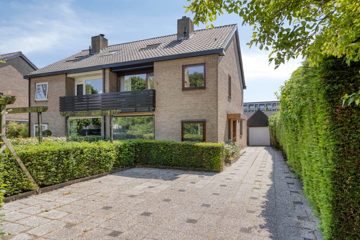 Onderdijk 68 in Hendrik-Ido-Ambacht