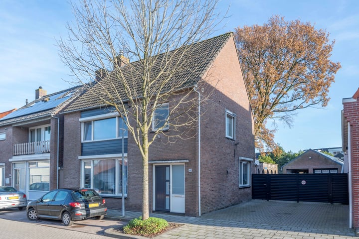 Onze Lieve Vrouwestraat 140 in Zegge