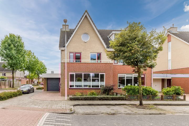 Oogstvelden 21 in Best