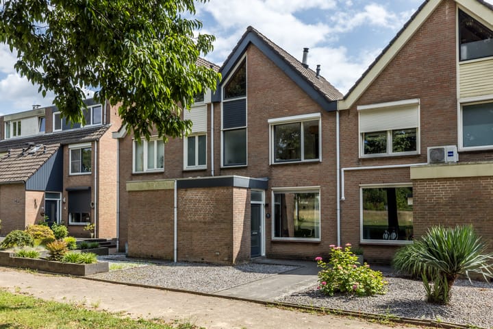 Oogstweg 15 in Heerlen