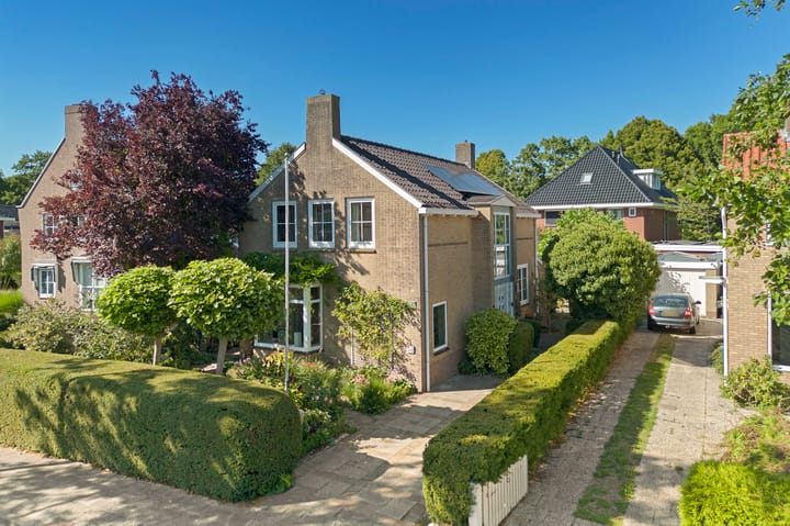 Photo of property Ooievaarslaan 16, Sneek