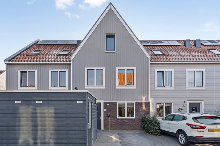 Oossaander Hoop 65 in Amsterdam photo