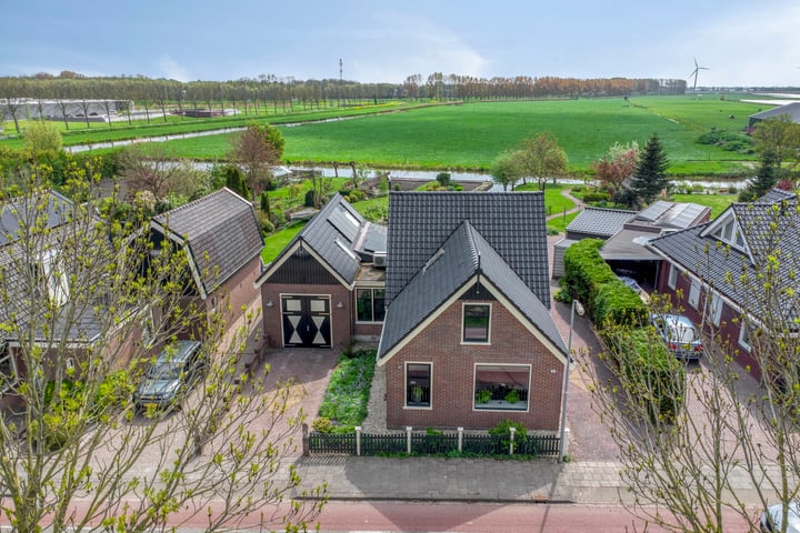 Oosteinde 101 in Berkhout