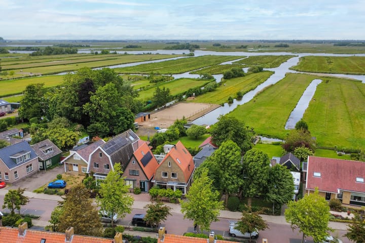 Oosteinde 37 in Wormer