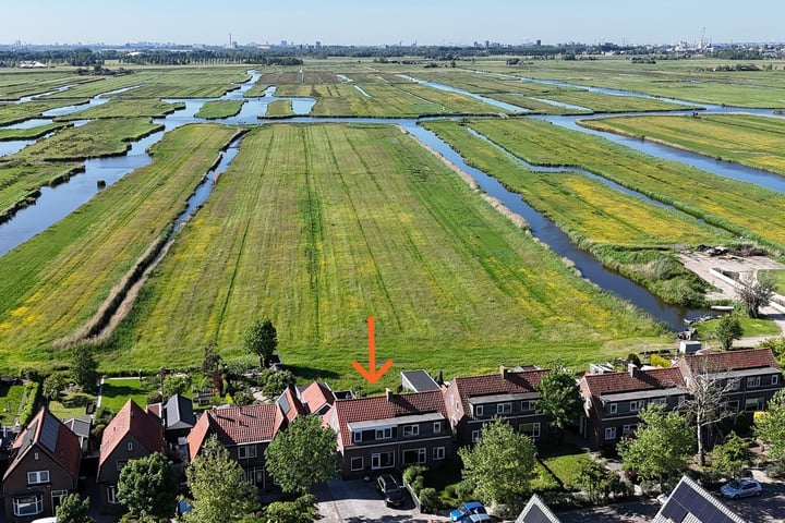 Oosteinde 66 in Wormer