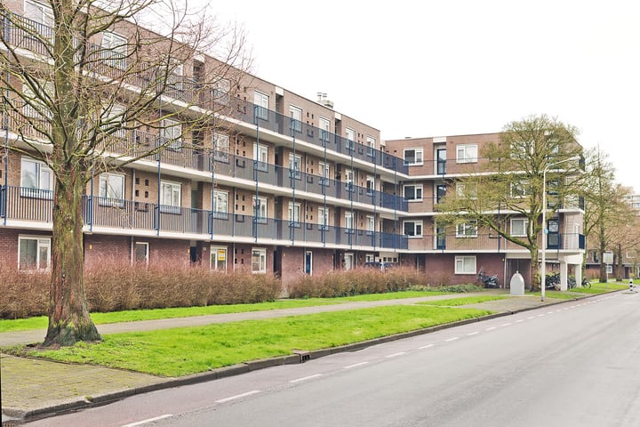 Oostelijk Halfrond 203 in Amstelveen