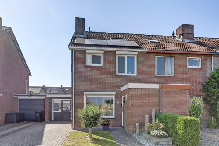 Oostendestraat 25 in Hoedekenskerke