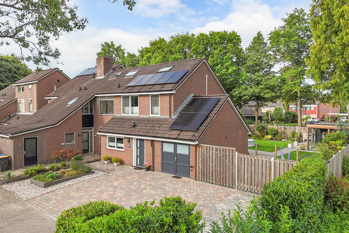 Photo of property Oostercluft 14, Steenwijk