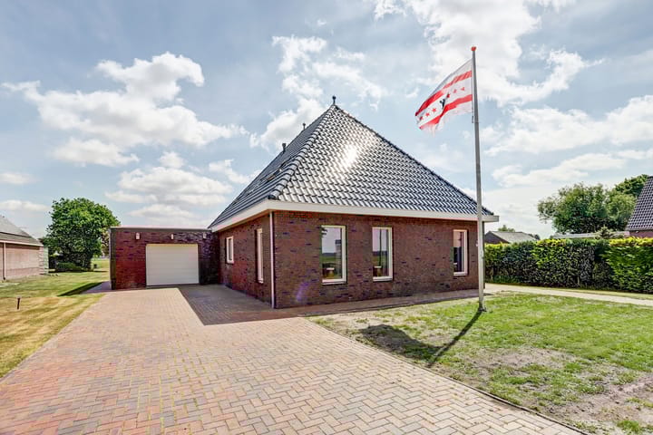 Oosterdiep OZ 100 in Emmer-Compascuum