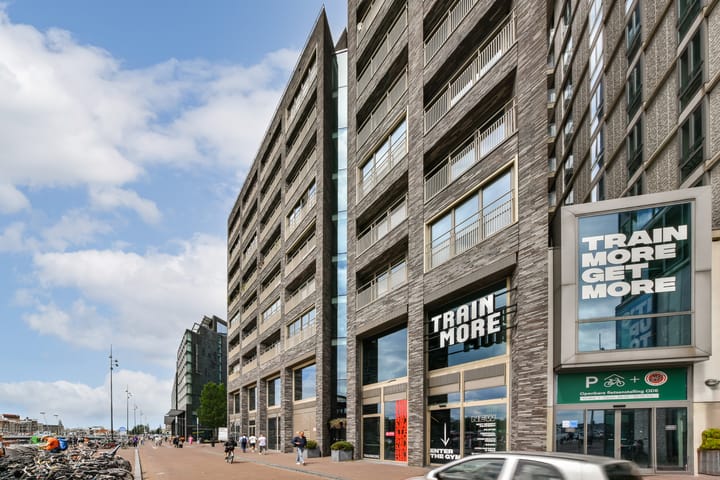 Oosterdokskade 31 in Amsterdam