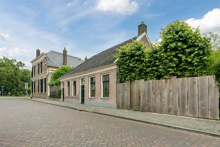 Oosterhoutstraat 3 in Assen