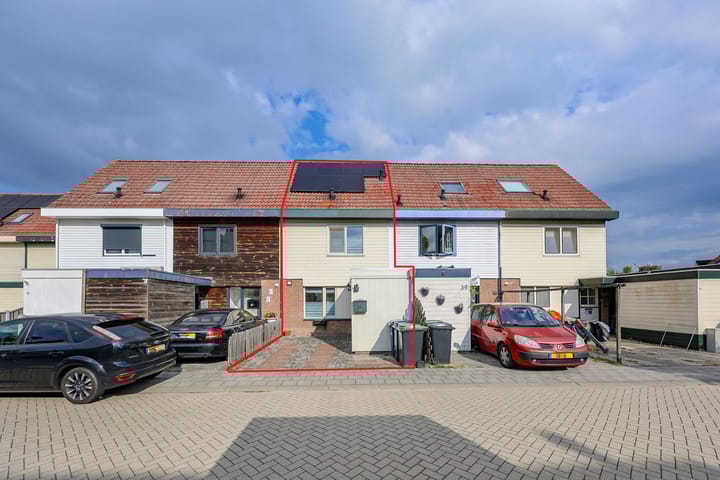 Oosterhoutstraat 37 in Almere Foto