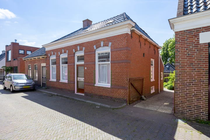 Oosterstraat 16 in Winsum