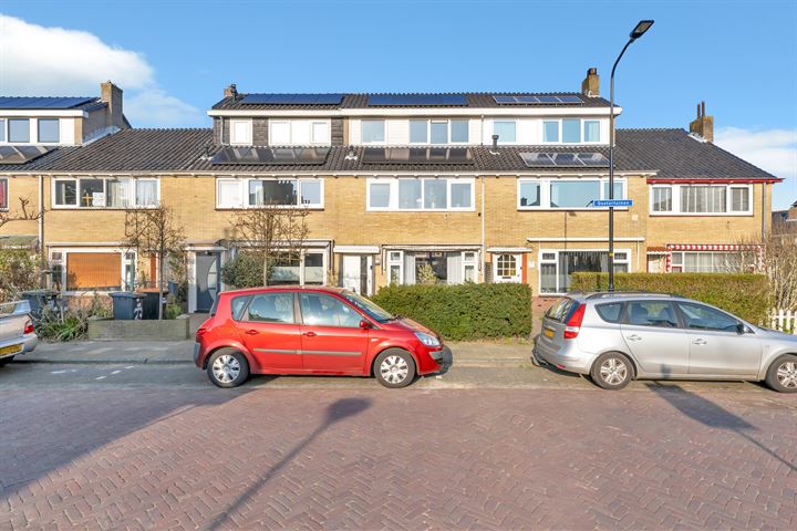 Oostertuinen 21 in Beverwijk