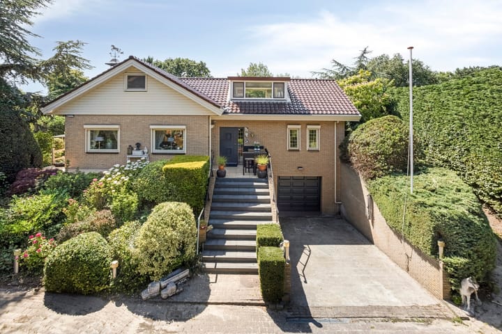 Photo of property Oosterweg 63, Ouddorp