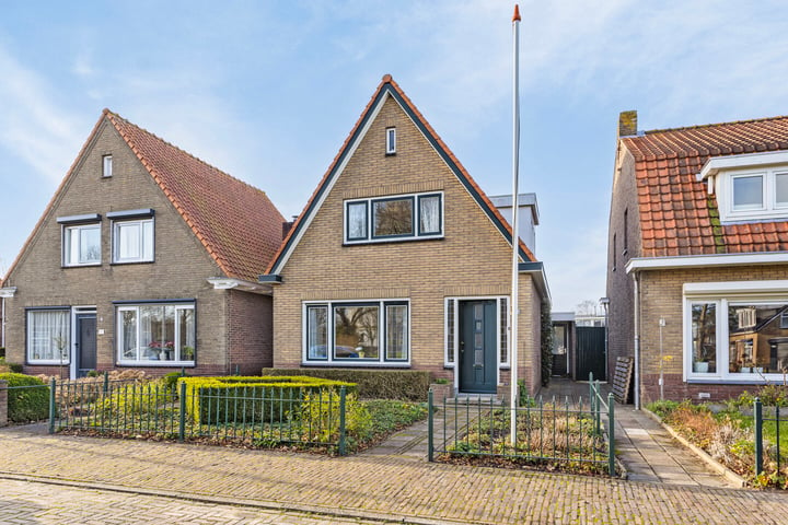 Oostkerkestraat 8 in Wolphaartsdijk