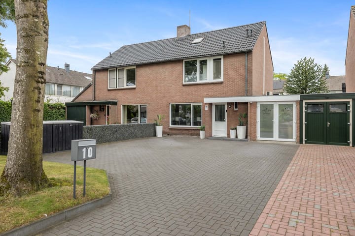 Oostlaan 10 in Veendam