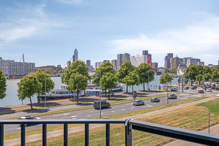 Photo of property Oostmaaslaan 355, Rotterdam