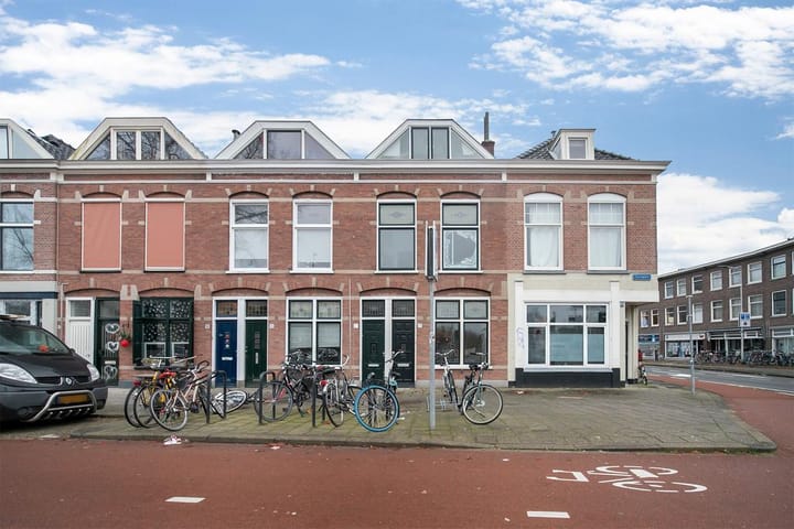 Oostplein 8 in Delft