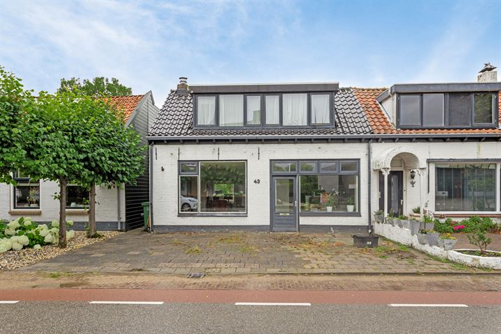 Ooststraat 43 in Kapelle