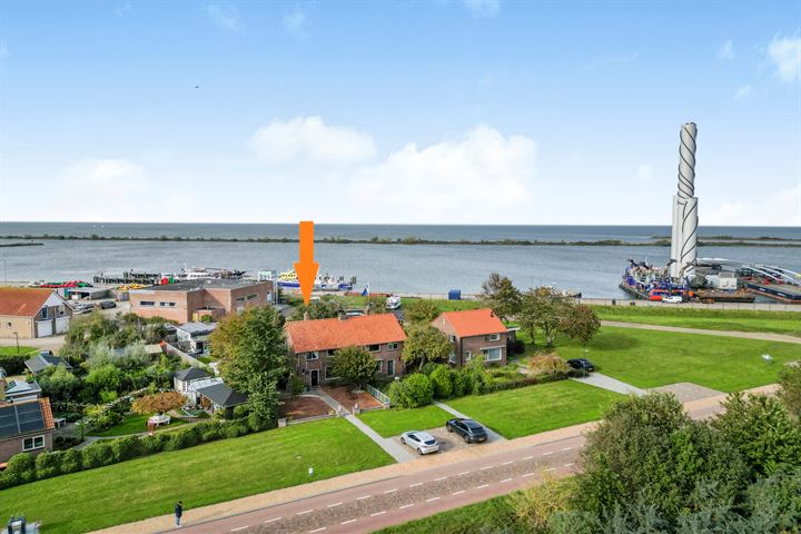 Oostvaardersdijk 6 in Lelystad