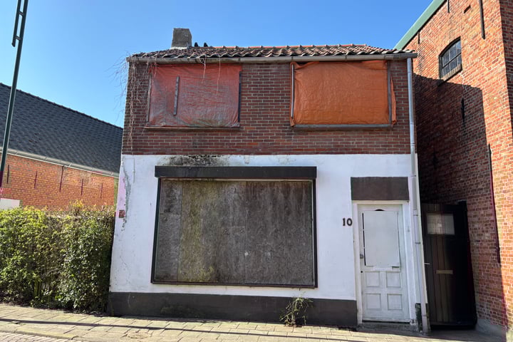 Oostvest 10 in Sint-Maartensdijk