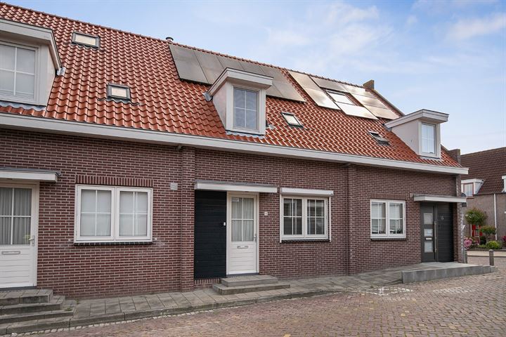 Oostvest 13 in Sint-Maartensdijk