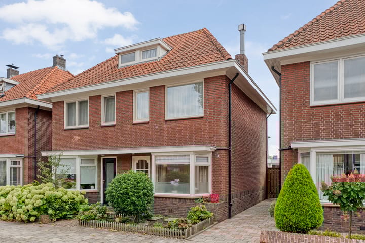 Ootmarsumsestraat 137 in Almelo