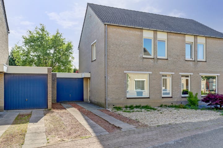 Photo of property op 't Aardbroek 33, Velden