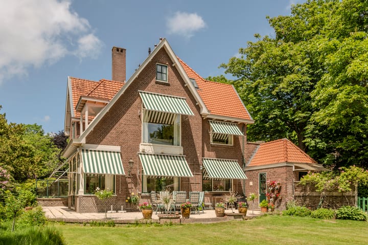 Oranje Nassaulaan 31 in Warmond