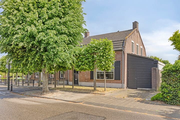 Oranje Nassaulaan 4 in Maarheeze