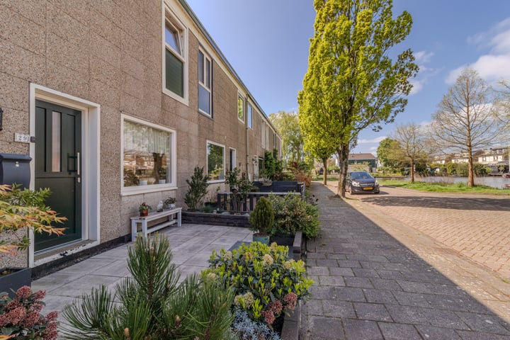 Oranjeboomstraat 29 in Westzaan