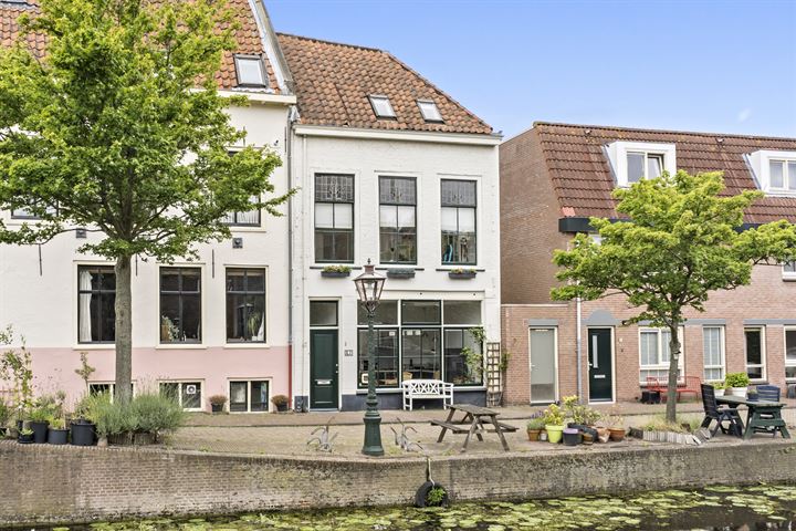 Oranjegracht 2 in Leiden