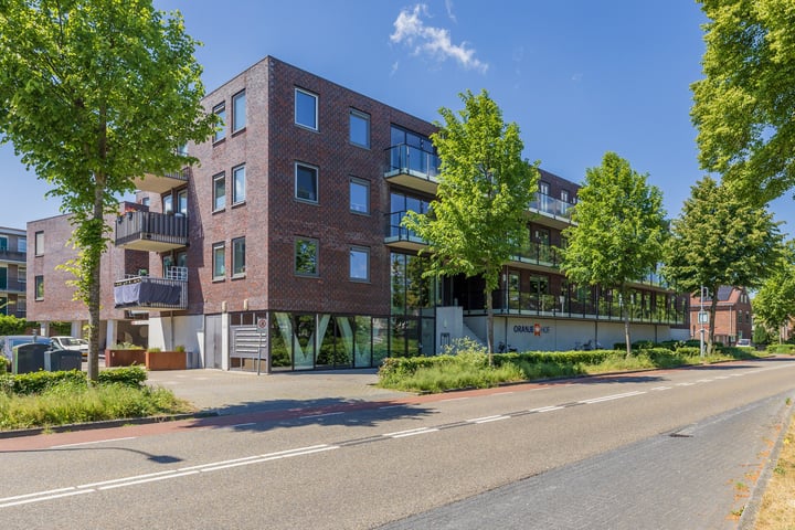 Oranjehof 2 in Lisse foto