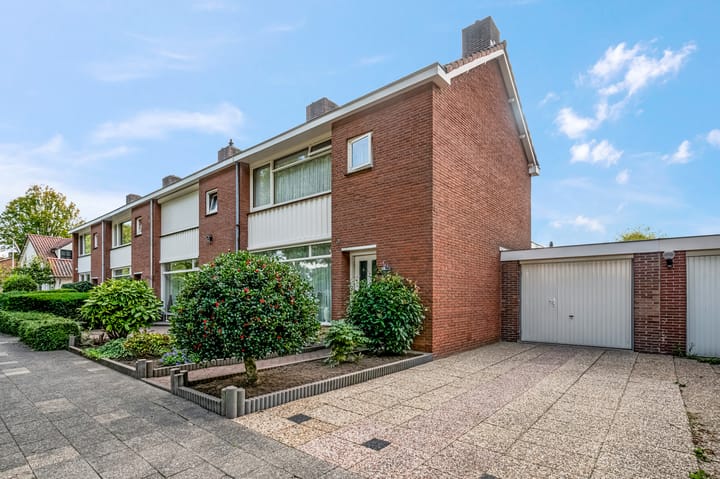 Oranjelaan 27 in Tiel foto