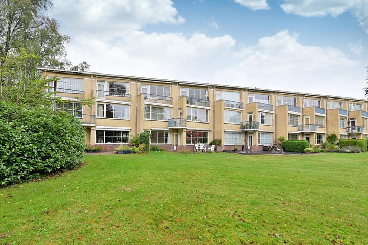 Photo of property Oranjepark 34, Bussum