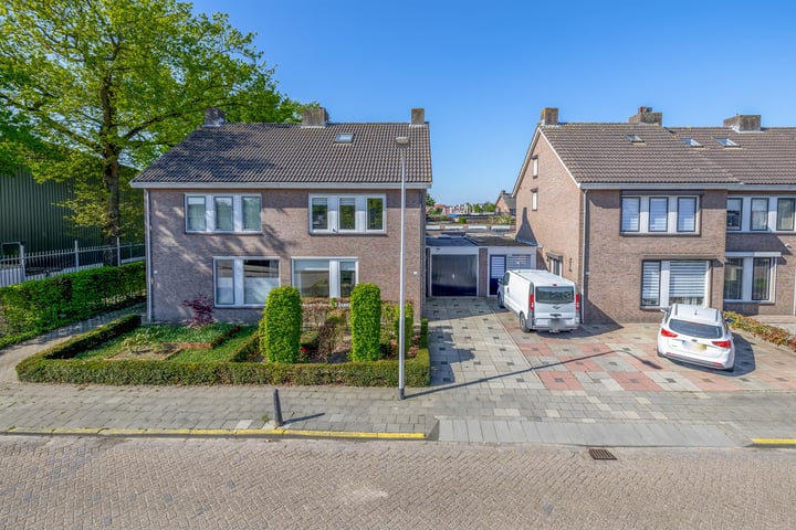 Oranjeplein 21 in Zundert