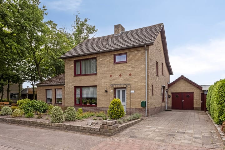 Oranjestraat 11 in Oost West en Middelbeers
