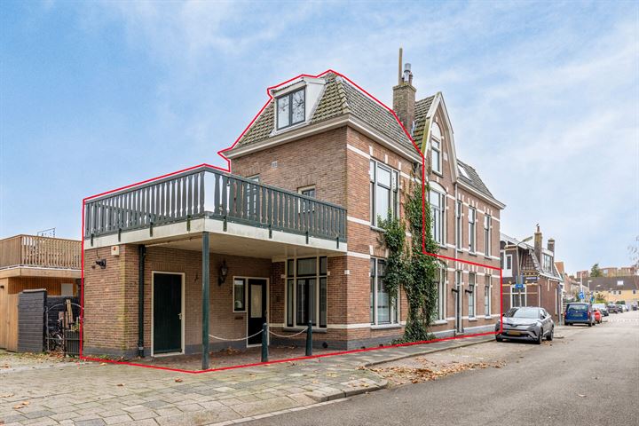 Oranjestraat 2 in Purmerend