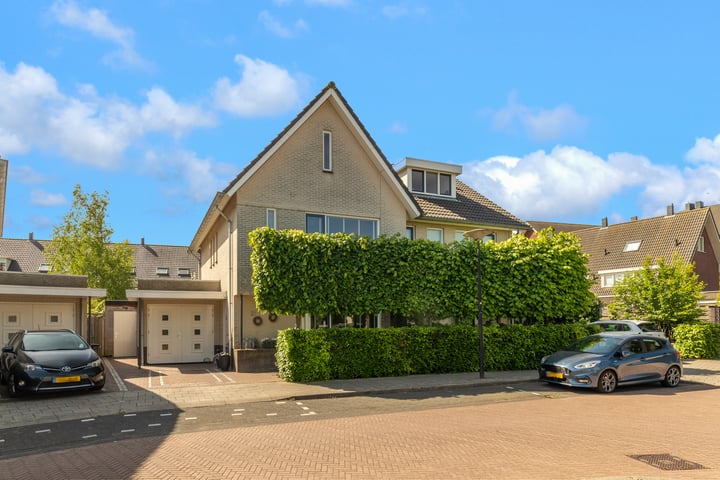 Photo of property Ossenweide 21, Heemskerk