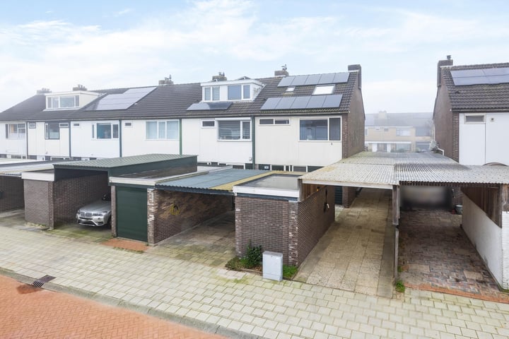 Ottersveen 135 in Spijkenisse