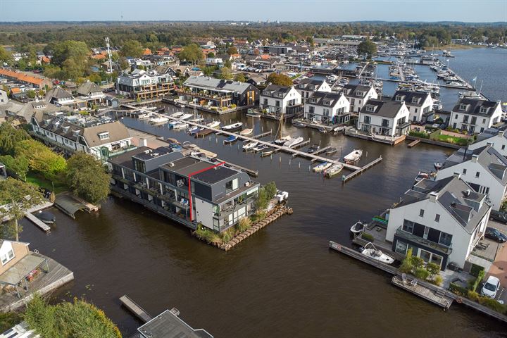 Oud-Loosdrechtsedijk 207-08 in Loosdrecht