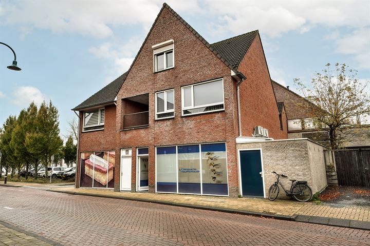 Oude Gemeneweg 3 in Hazerswoude-Dorp