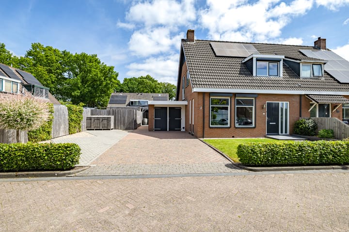 Oude Hof 9 in Donkerbroek foto