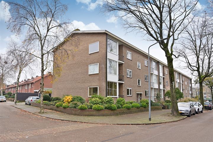 Oude Loosdrechtseweg 121 in Hilversum