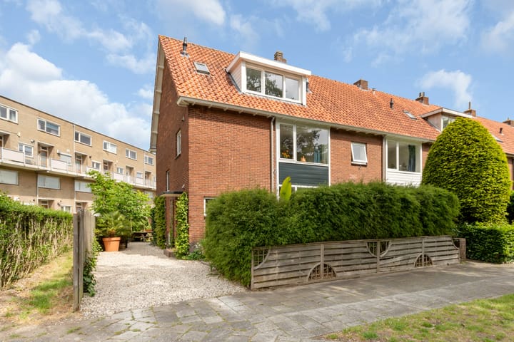 Oude Loosdrechtseweg 234 in Hilversum