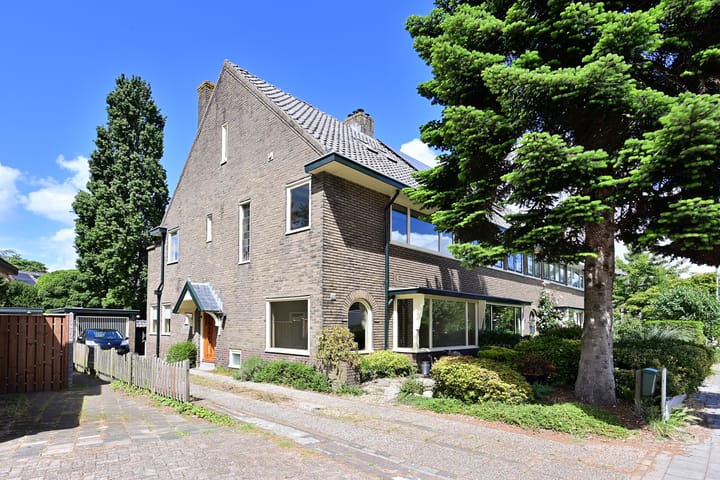 Oude Loosdrechtseweg 66 in Hilversum